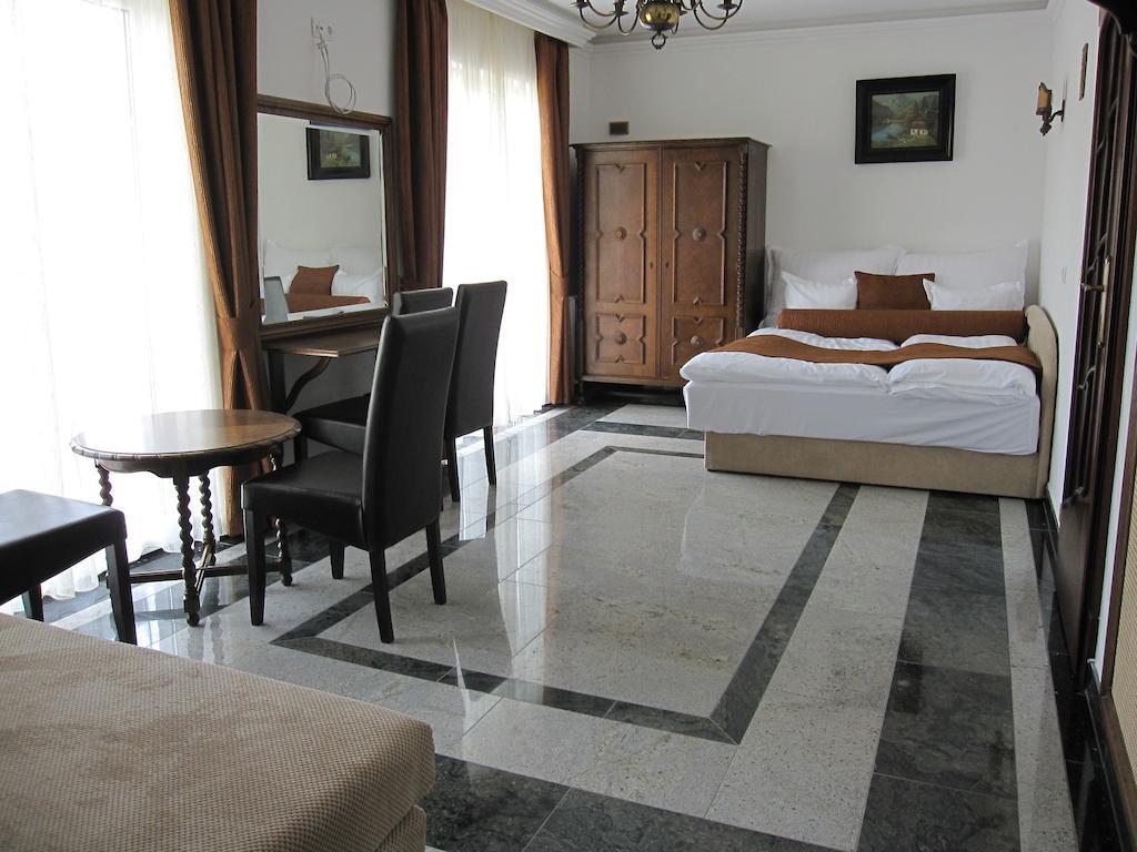 Granit Villa Balatonszarszo Room photo